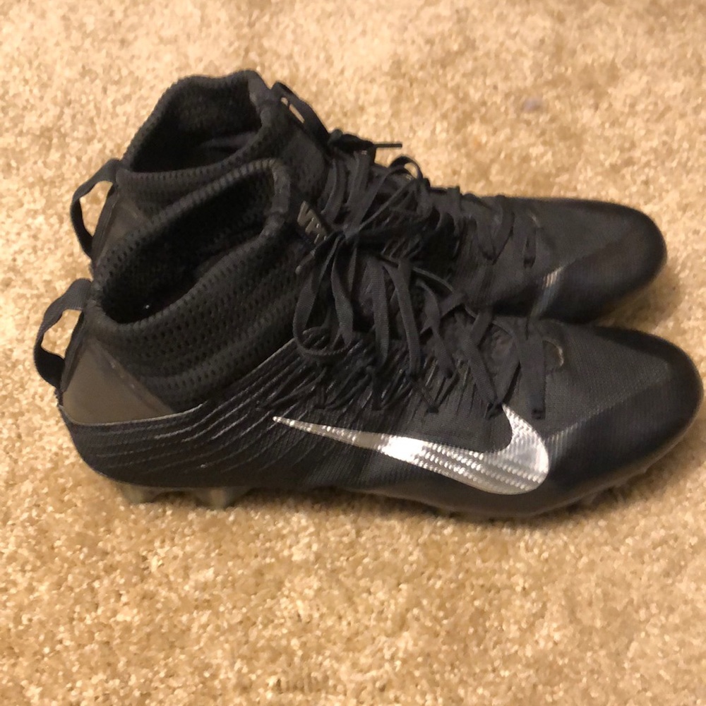 Nike Untouchable 2 Flywire Cleats Size 11.5